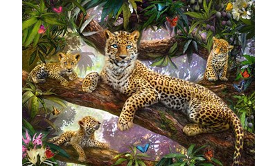 Stolze Leopardenmutter