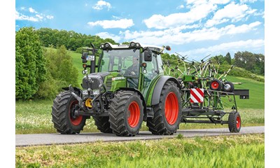 Fendt 211 Vario mit Wender Twister